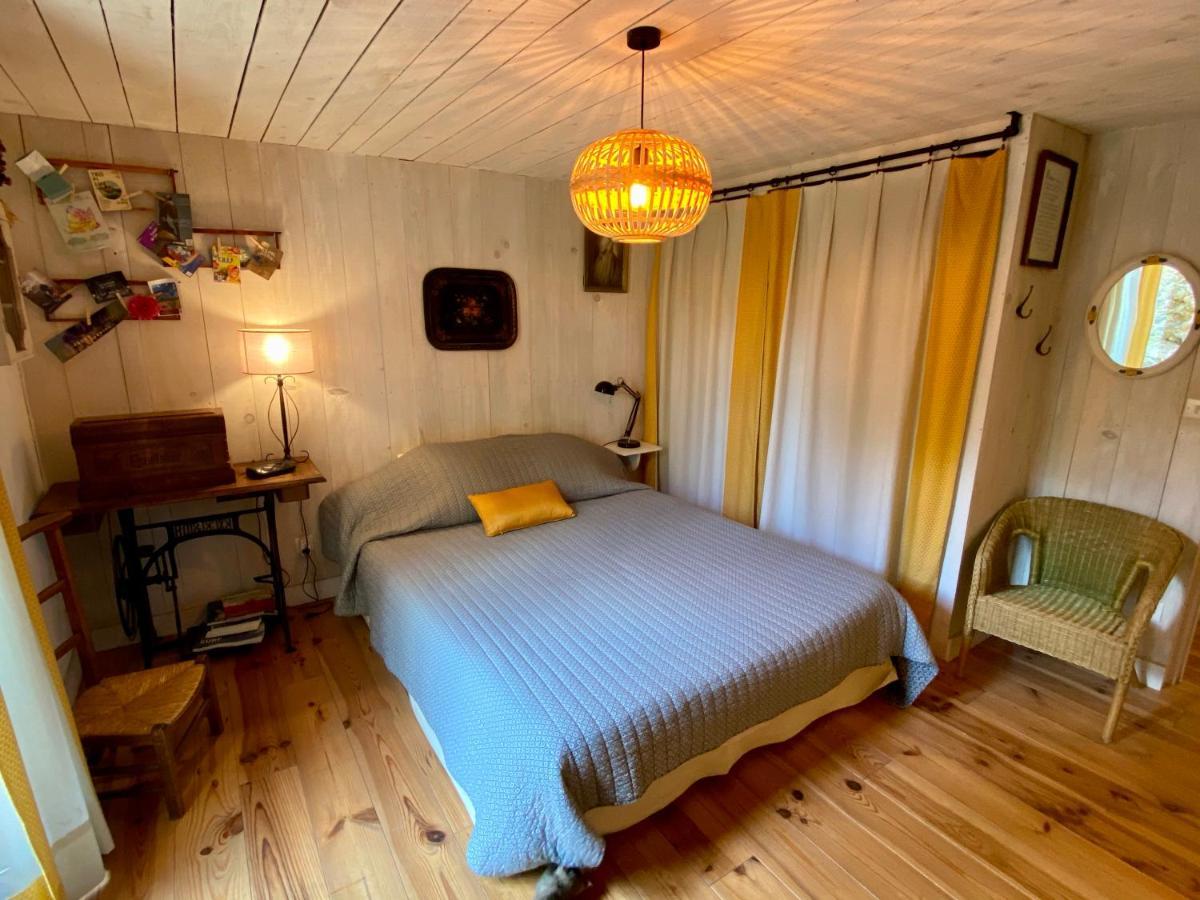 Cote Chenes Verts - Chambres D'Hotes Viols-en-Laval エクステリア 写真