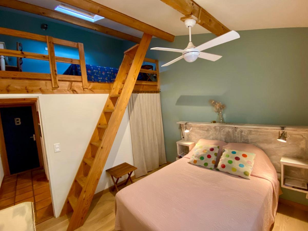 Cote Chenes Verts - Chambres D'Hotes Viols-en-Laval エクステリア 写真